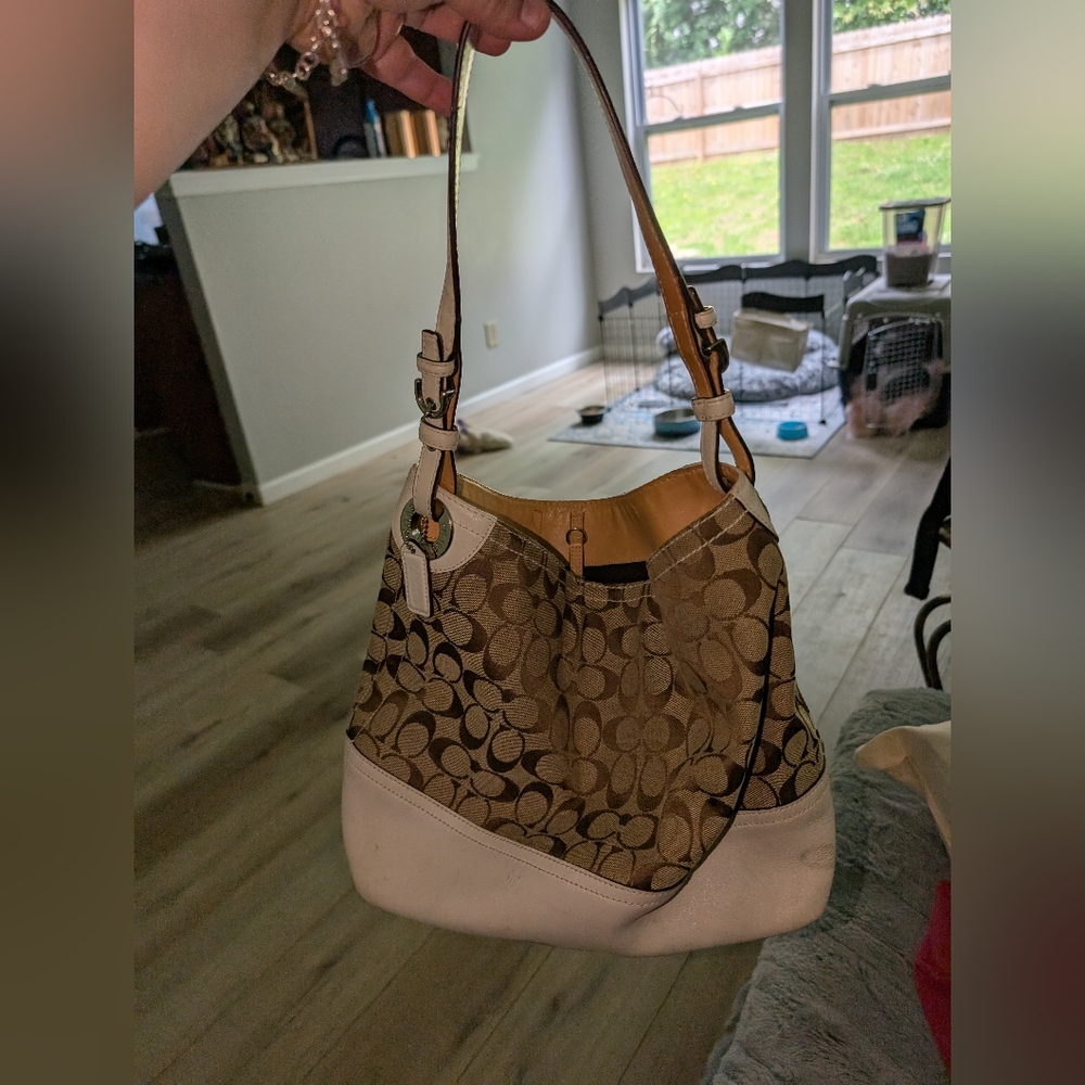 Coach Signature Leather Hobo (White/tan) shoulder bag